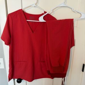 Figs Coral Women's Scrub Set